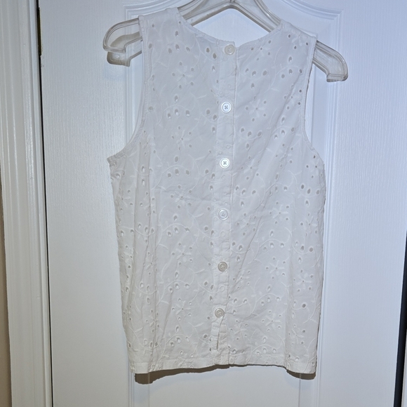 Reitmans White Eyelet Detail Muscle Tee - Picture 4 of 4